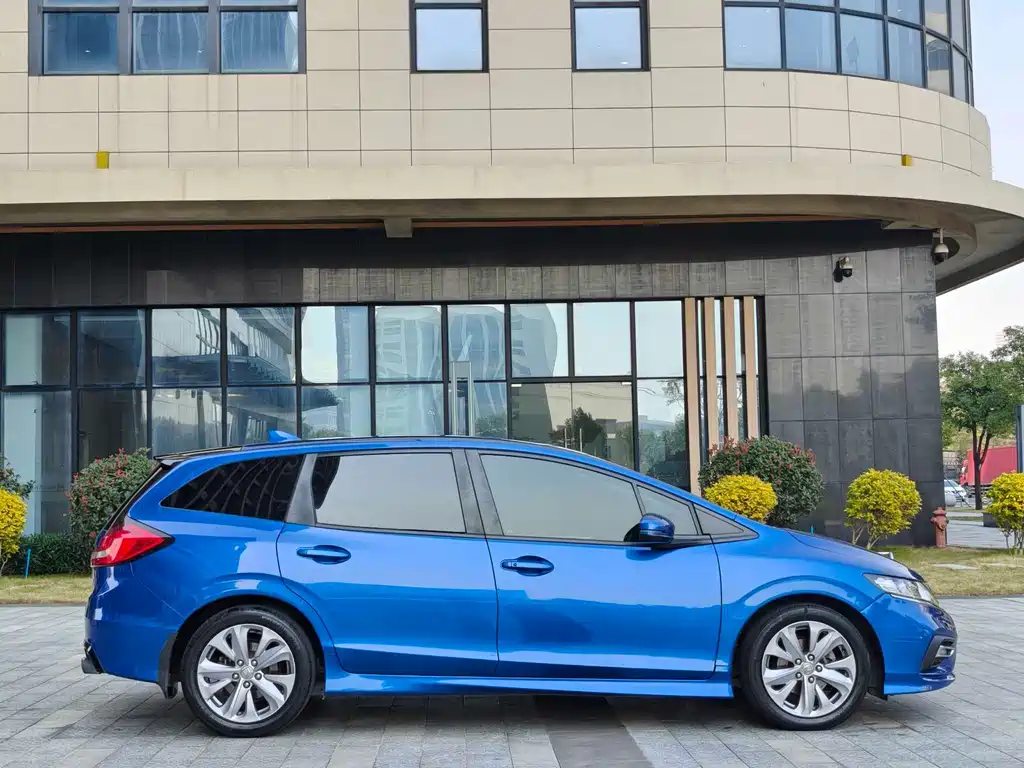 Honda Jade 2017 1.8L AT Comfort 5 мест