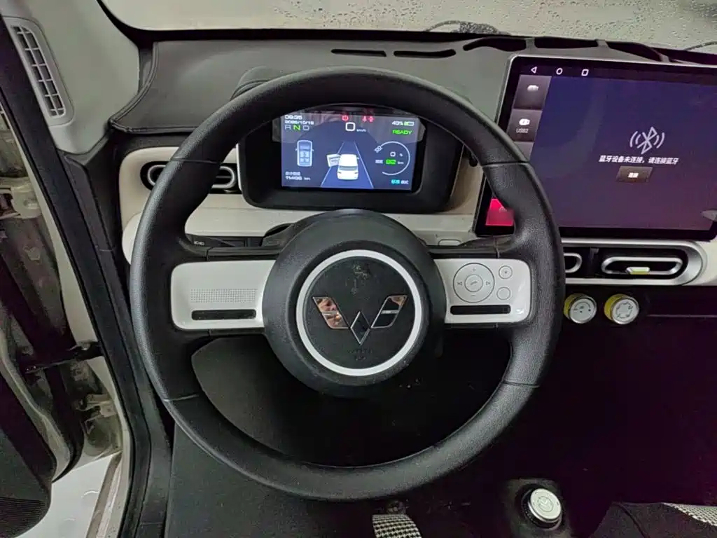 Wuling MINIEV — миниатюра 11