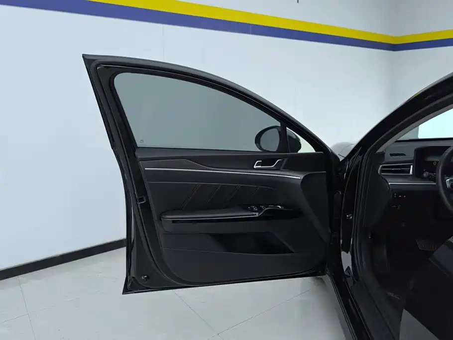Kia K5 — миниатюра 7