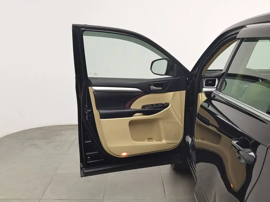 Toyota Highlander — миниатюра 8