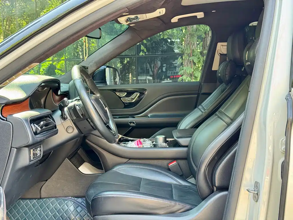 Lincoln Aviator — миниатюра 12