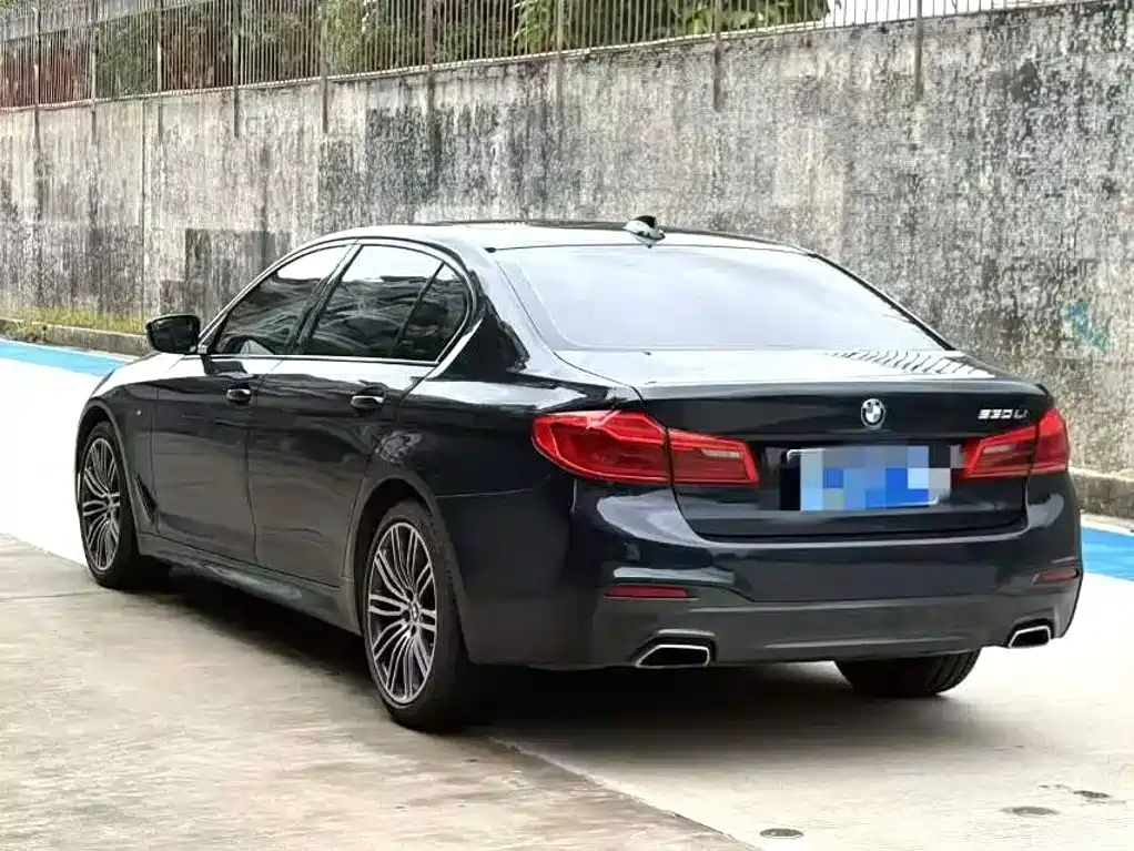 BMW 5 Series — миниатюра 5