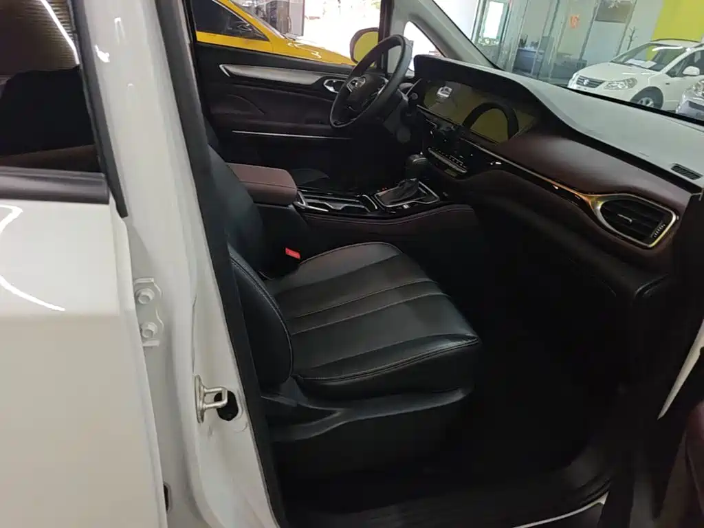 GAC Motor Trumpchi M6 — миниатюра 25