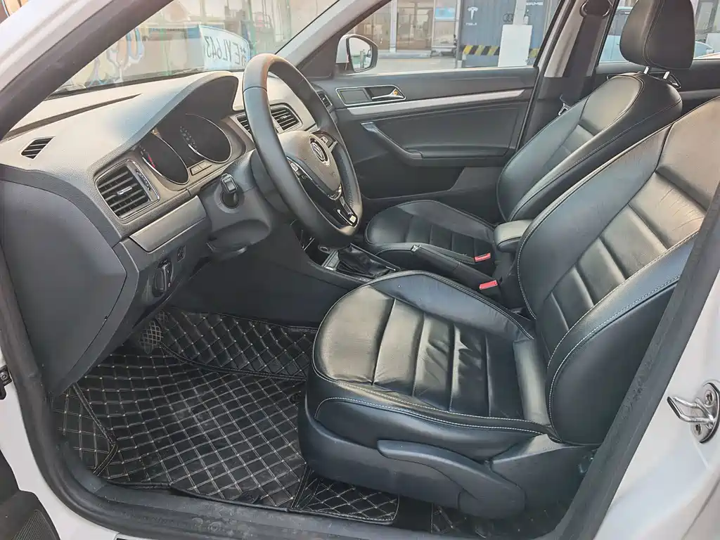 Volkswagen Lavida — миниатюра 9