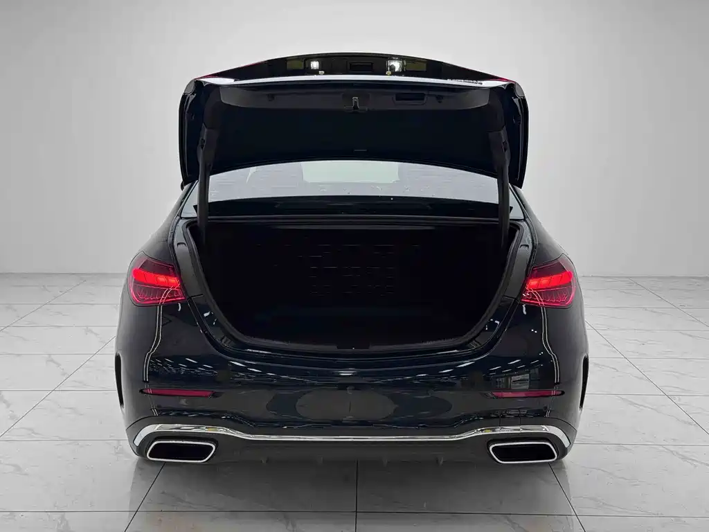 Mercedes-Benz C-Class — миниатюра 14