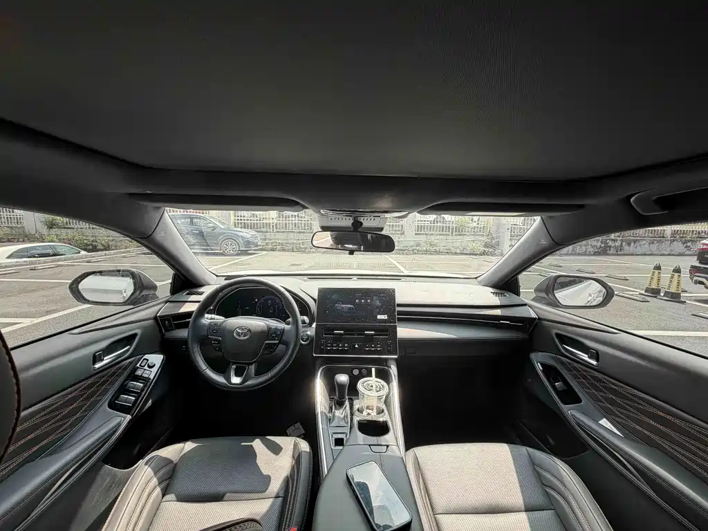 Toyota Avalon — миниатюра 8