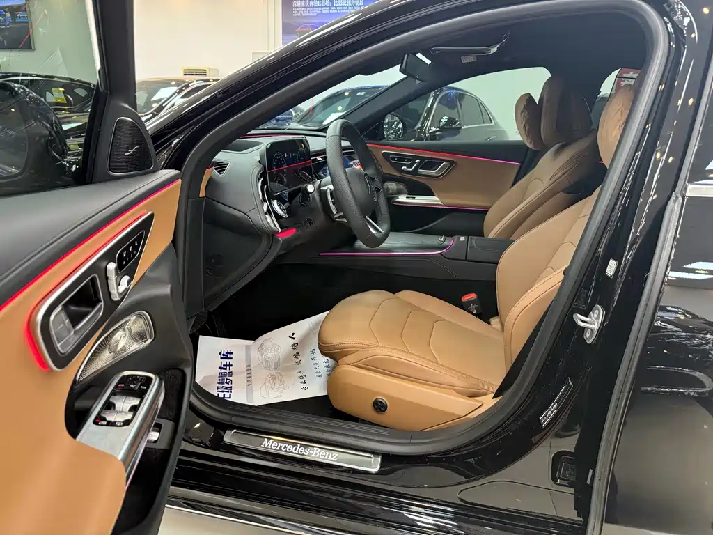 Mercedes-Benz E-Class — миниатюра 12