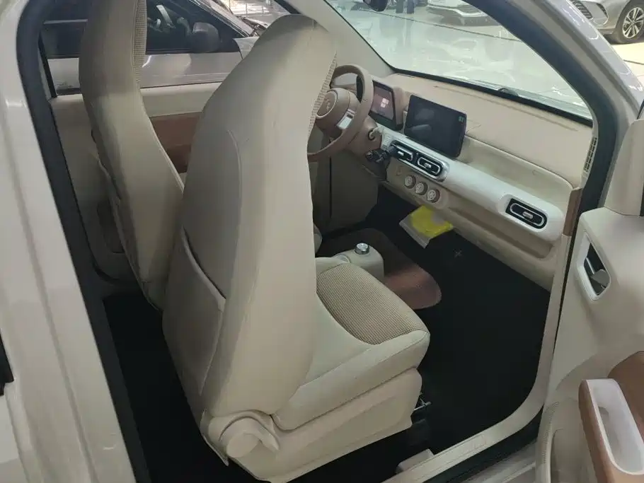 Wuling MINIEV — миниатюра 8