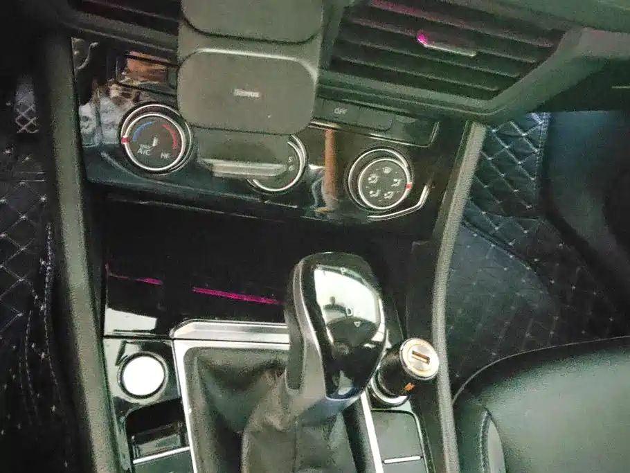 Volkswagen Sagitar — миниатюра 16