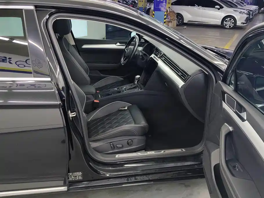 Volkswagen Magotan PHEV — миниатюра 8