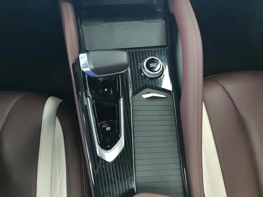 Geely Xingyue L — миниатюра 16