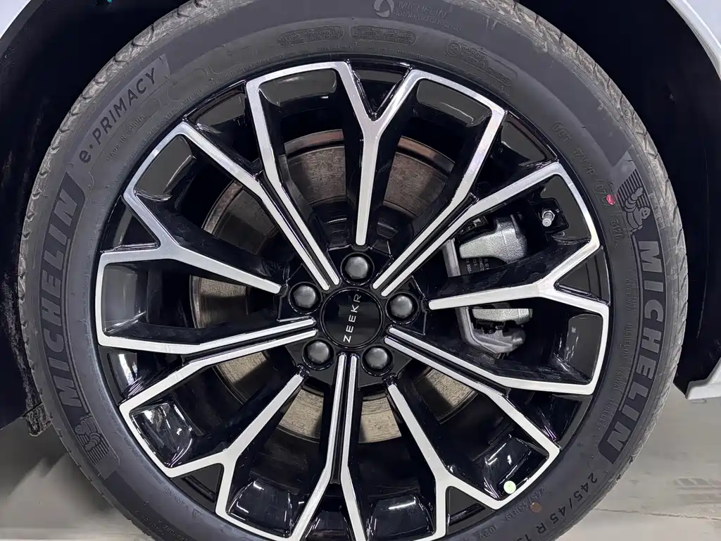 Zeekr 007GT — миниатюра 8