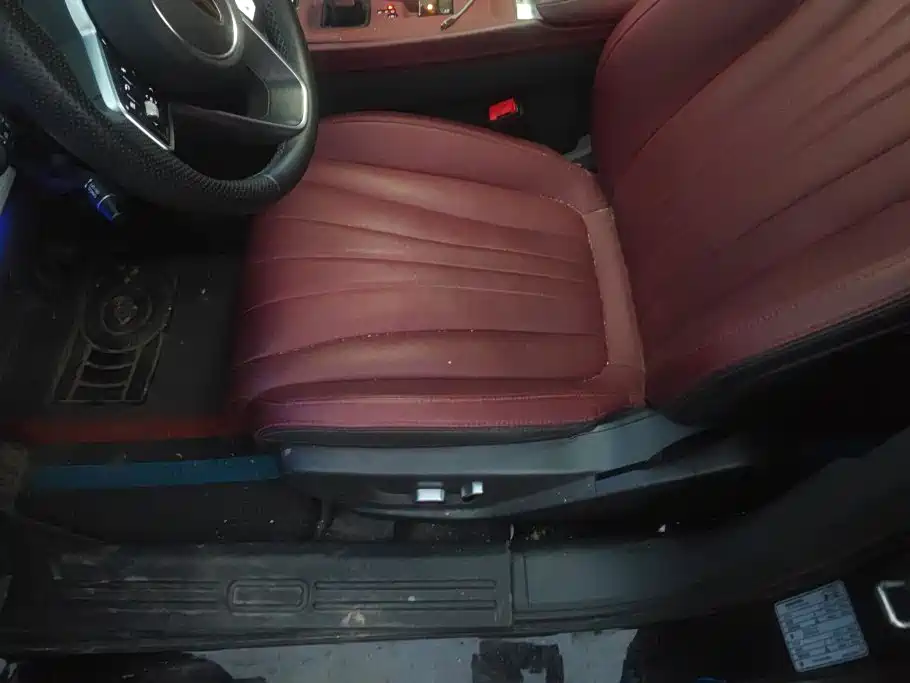 Hongqi Hongqi H5 — миниатюра 9