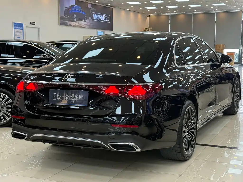 Mercedes-Benz E-Class — миниатюра 29