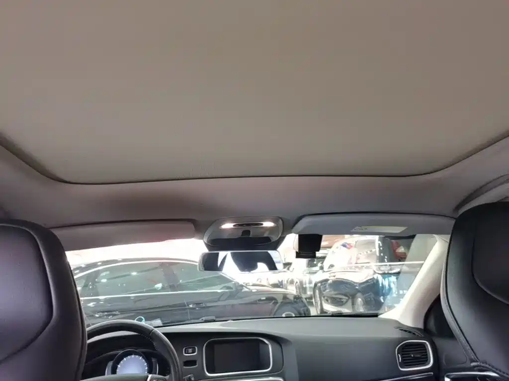 Volvo V40 — миниатюра 18