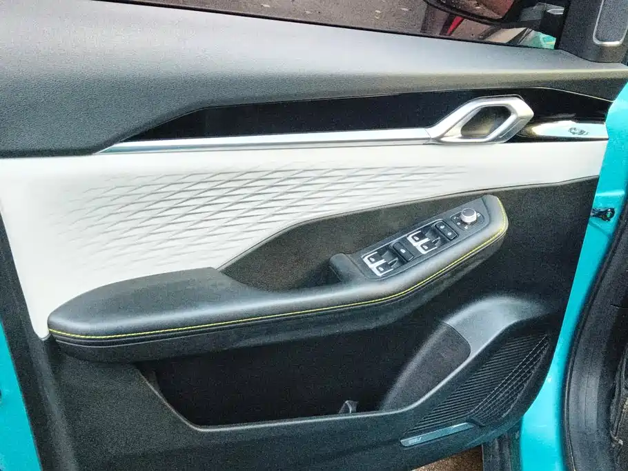 Geely Binyue — миниатюра 7