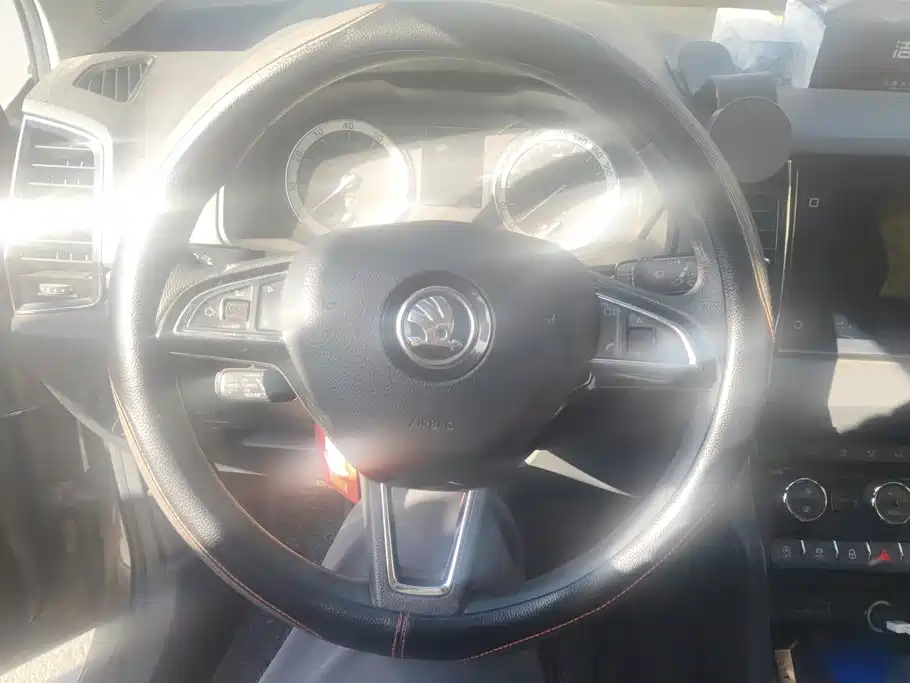 Skoda Karoq — миниатюра 15