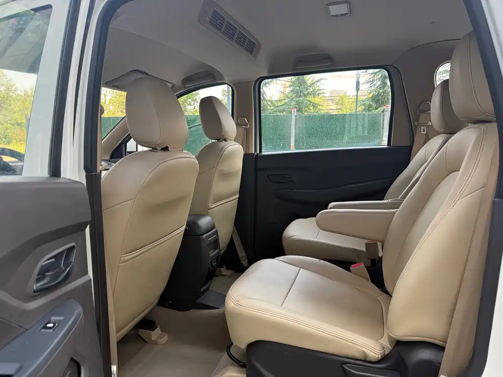 Wuling Hongguang — миниатюра 7