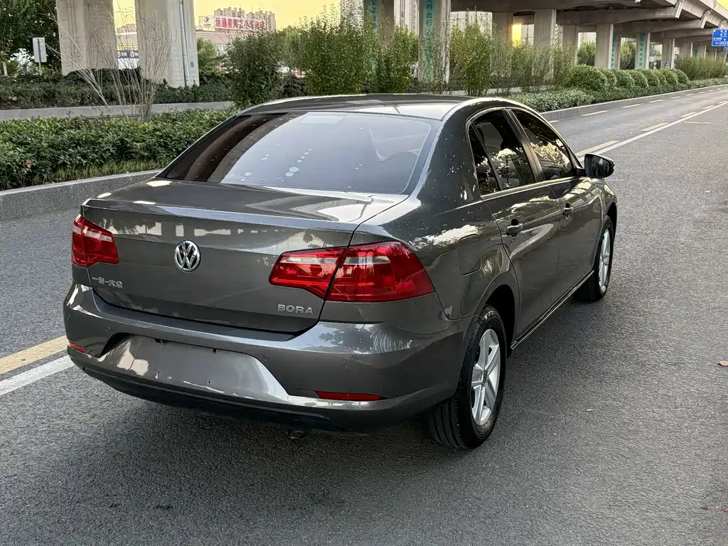 Volkswagen Bora — миниатюра 4