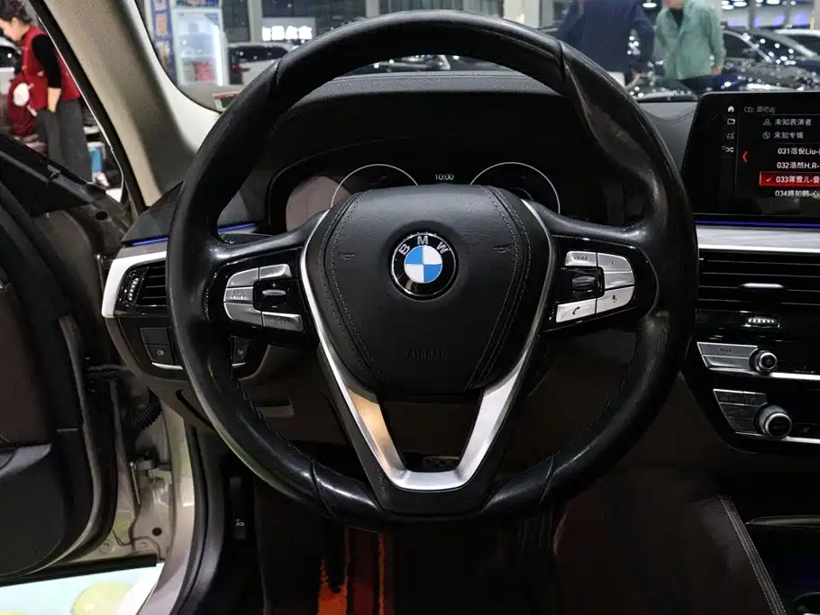 BMW 5 Series New Energy — миниатюра 13