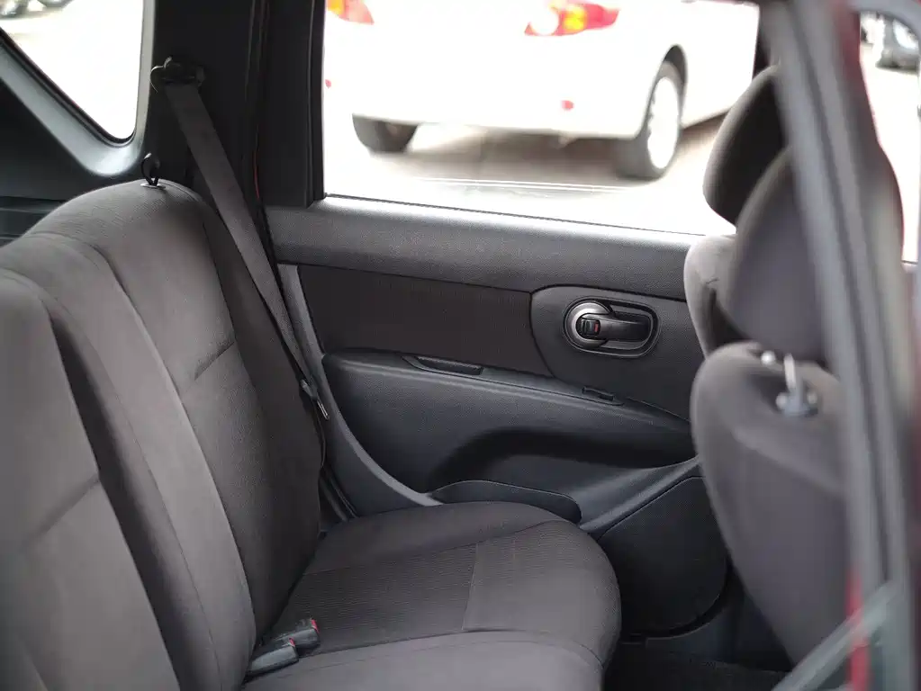Nissan Livina — миниатюра 48