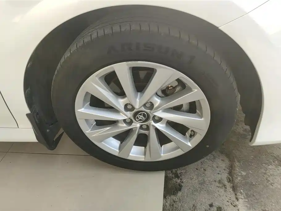 Toyota Camry 2021 2.0G Luxury