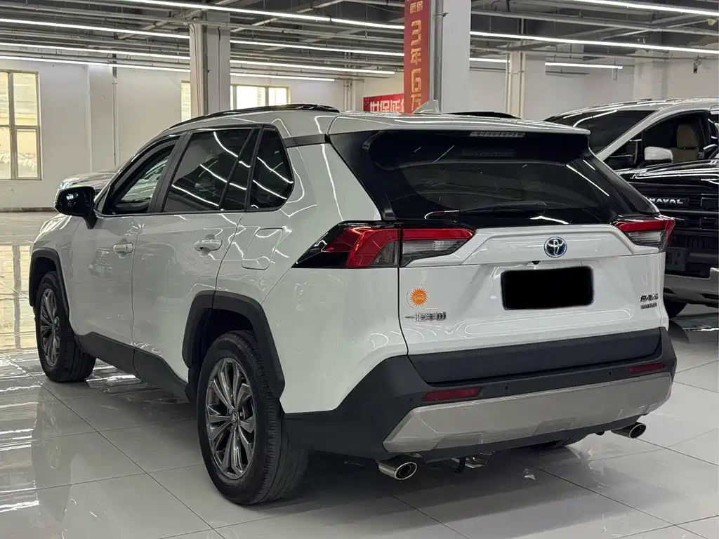 Toyota RAV4 — миниатюра 9