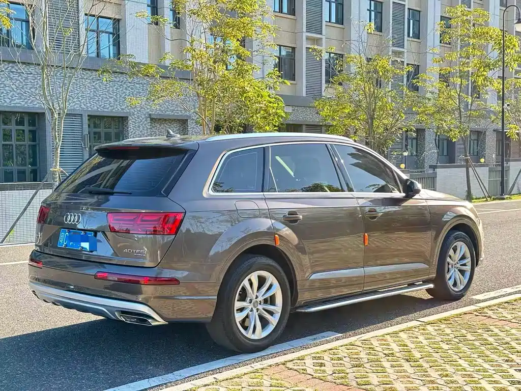 Audi Q7 — миниатюра 9
