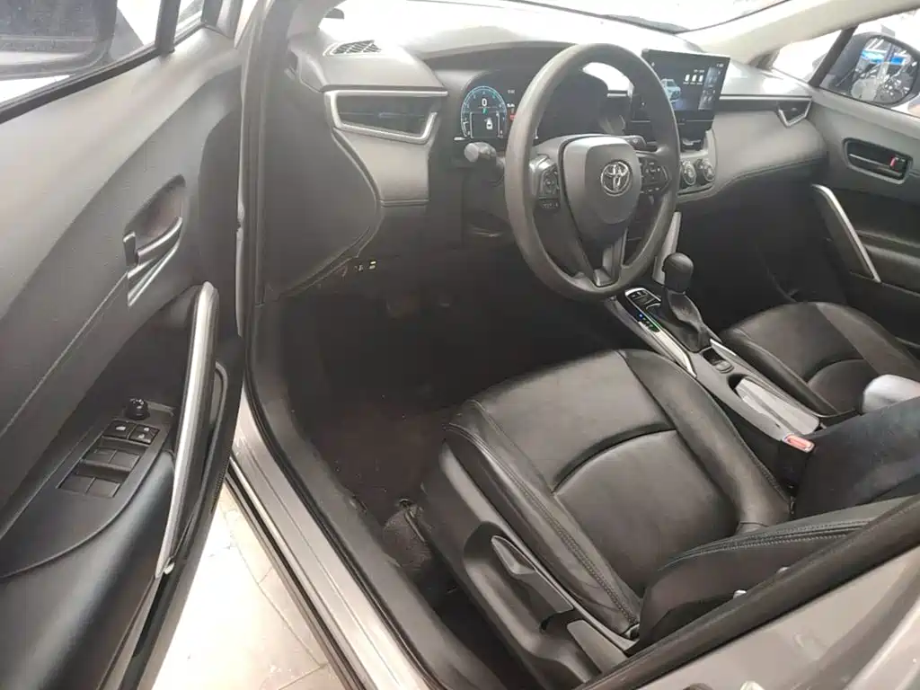 Toyota Corolla Cross — миниатюра 16