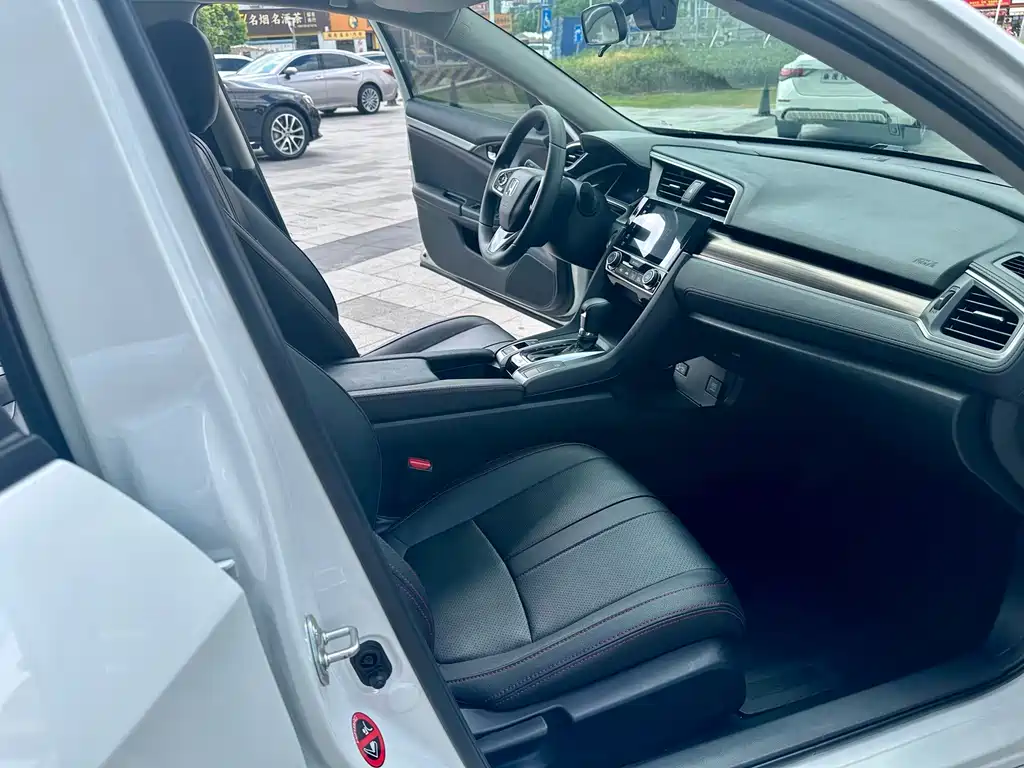 Honda Civic — миниатюра 13