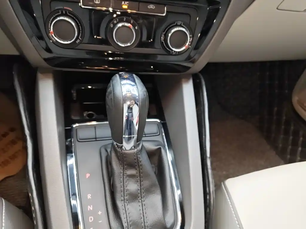 Volkswagen Sagitar — миниатюра 14