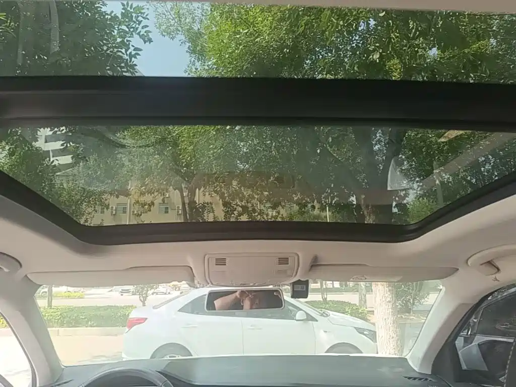 Volkswagen T-Roc — миниатюра 18