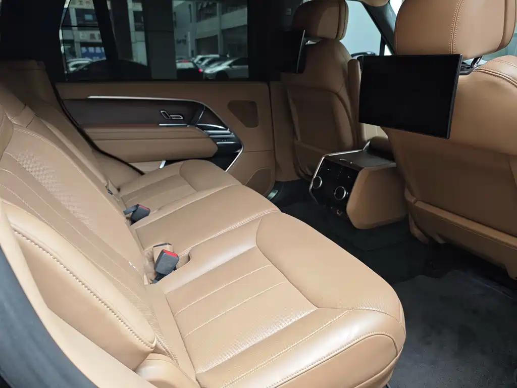 Land Rover Range Rover 2023 3.0 L6 400PS Long Wheelbase