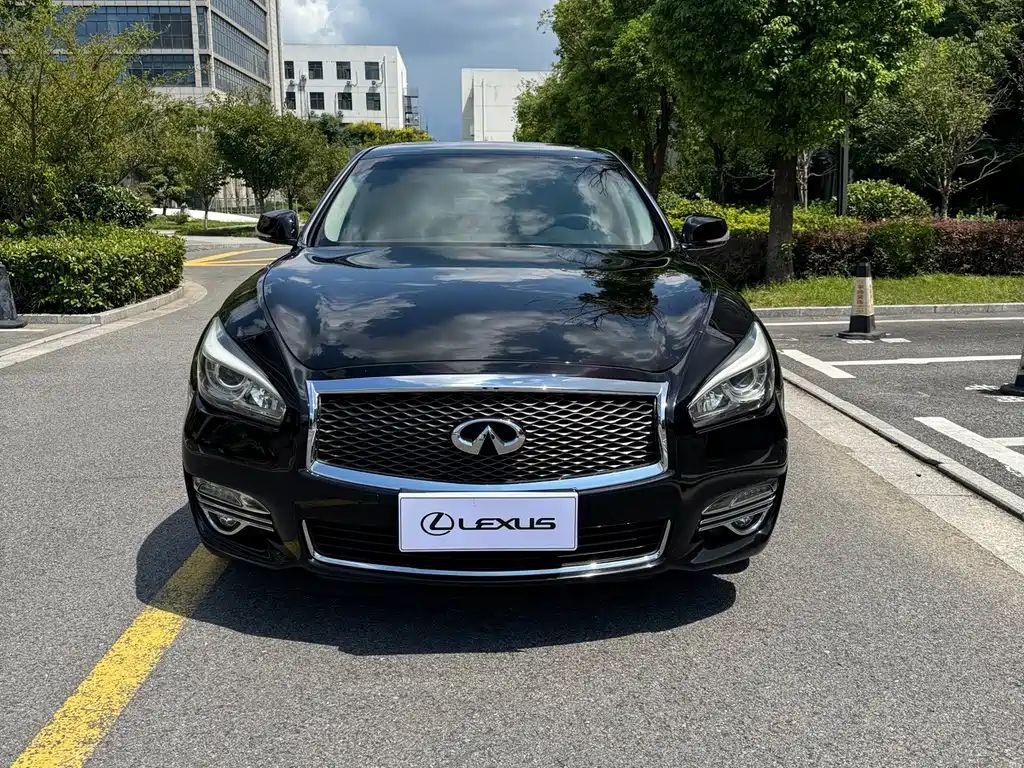 Infiniti Q70 — миниатюра 2