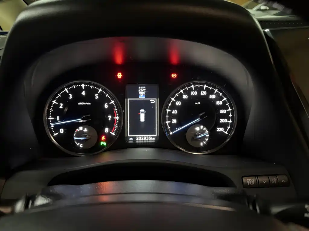 Toyota Alphard — миниатюра 10