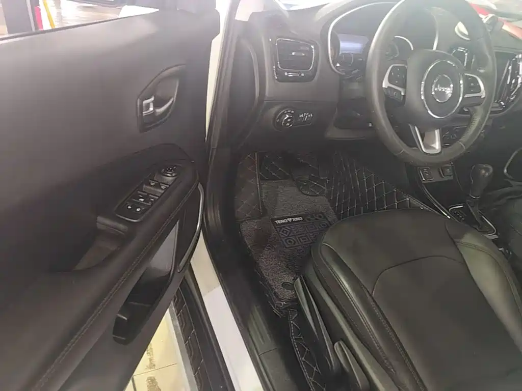 Jeep Compass — миниатюра 16