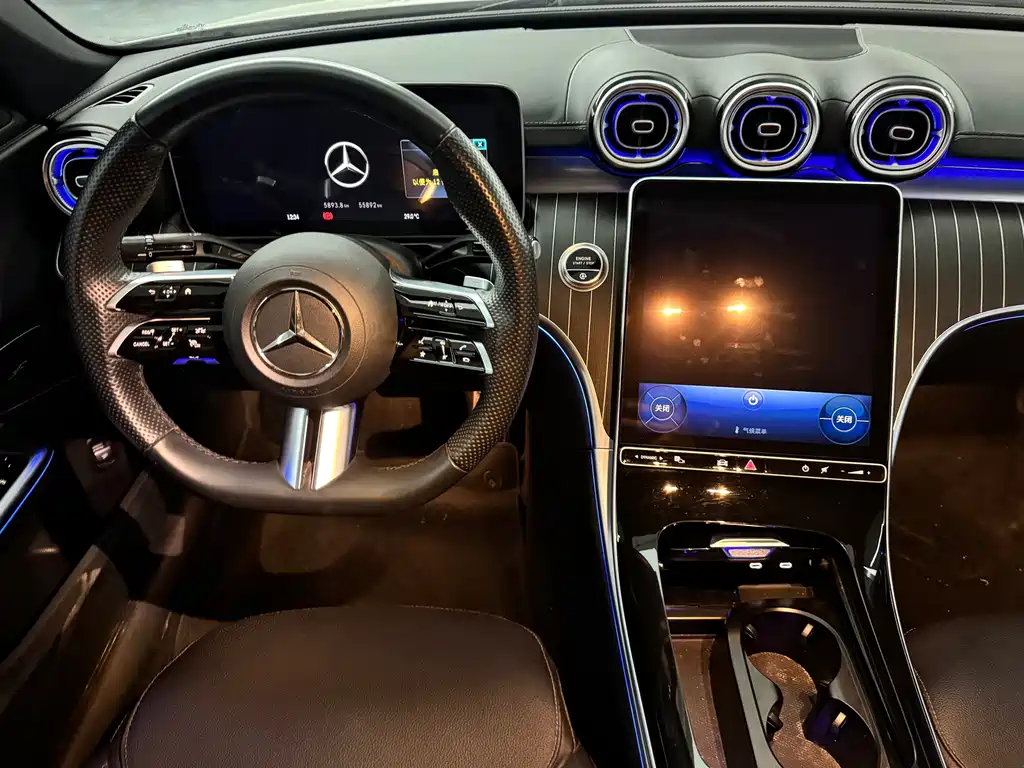 Mercedes-Benz C-Class — миниатюра 6
