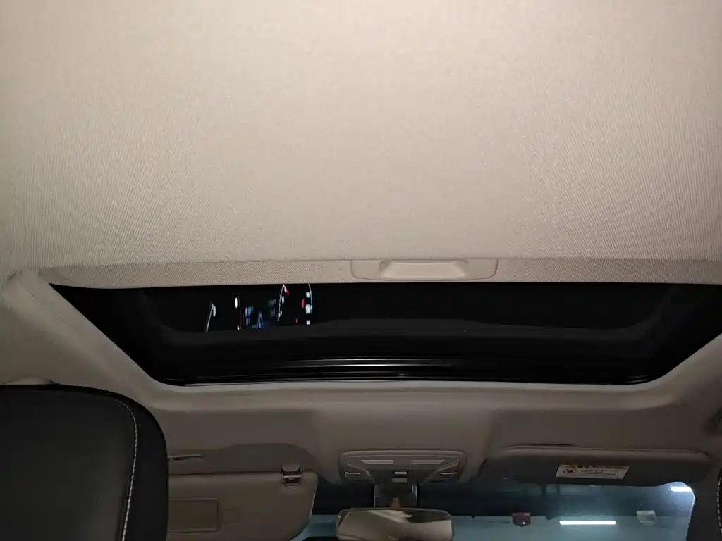 Hongqi Hongqi H5 — миниатюра 14