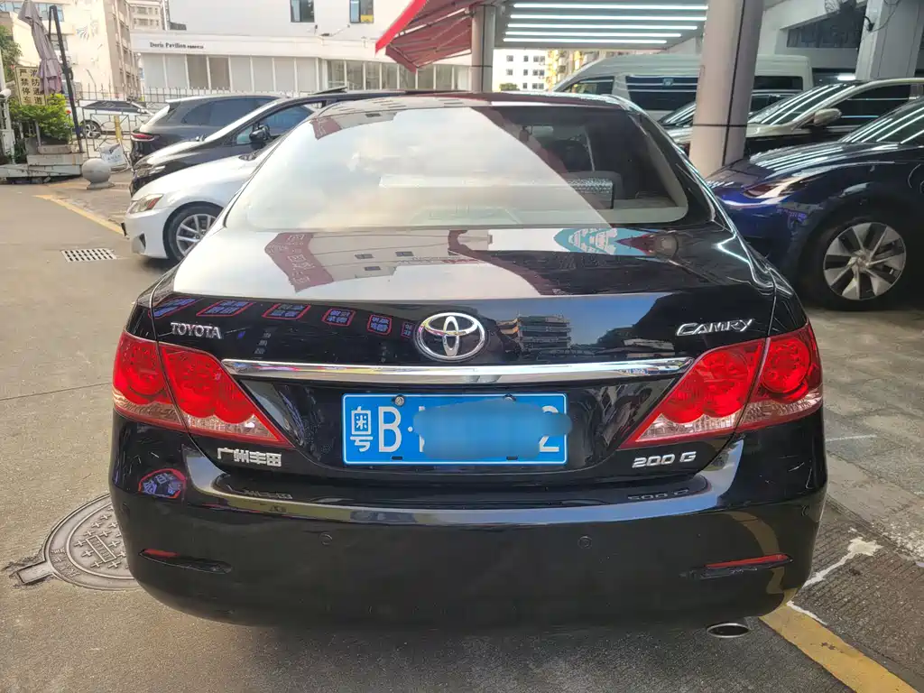 Toyota Camry — миниатюра 4