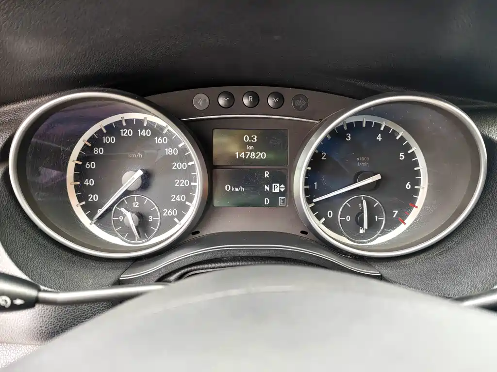 Mercedes-Benz R-Class — миниатюра 11
