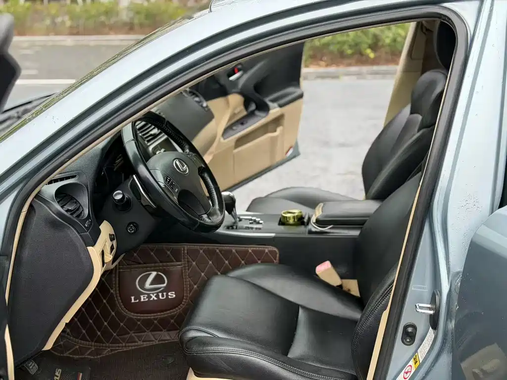 Lexus IS — миниатюра 5