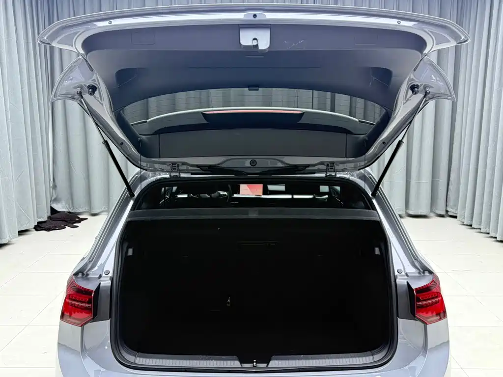 Volkswagen Golf — миниатюра 20