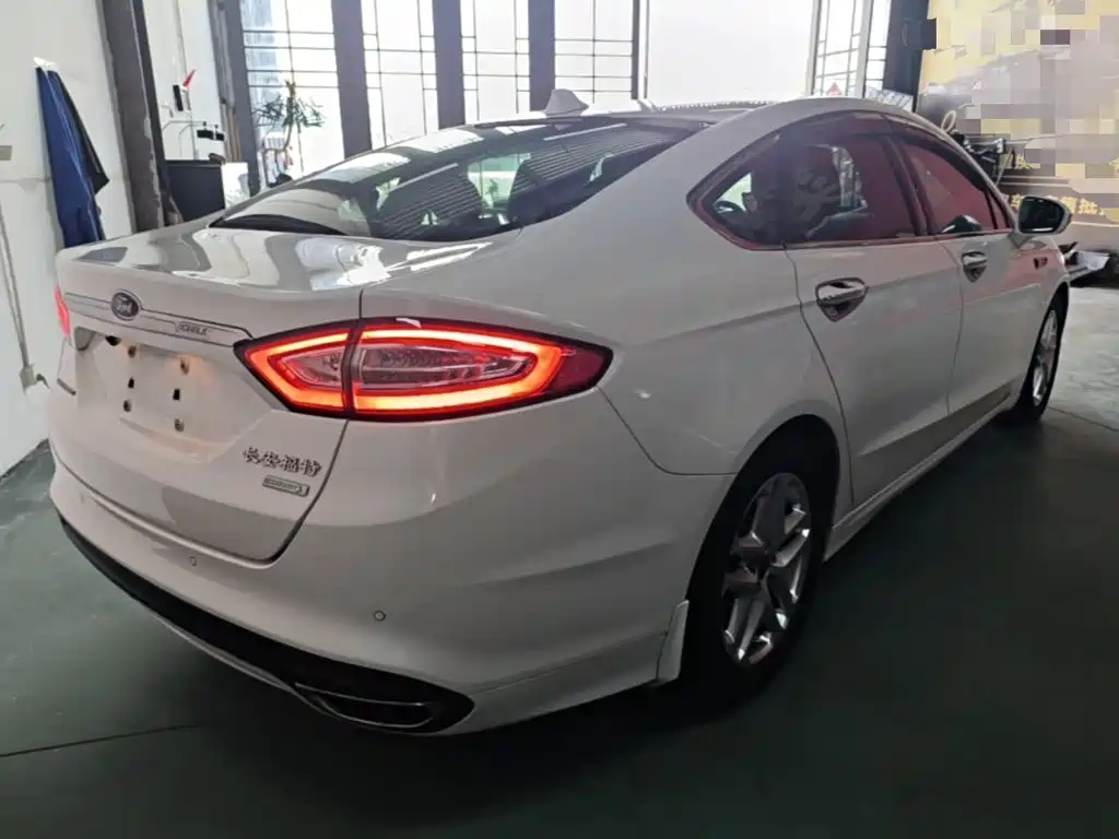 Ford Mondeo — миниатюра 7