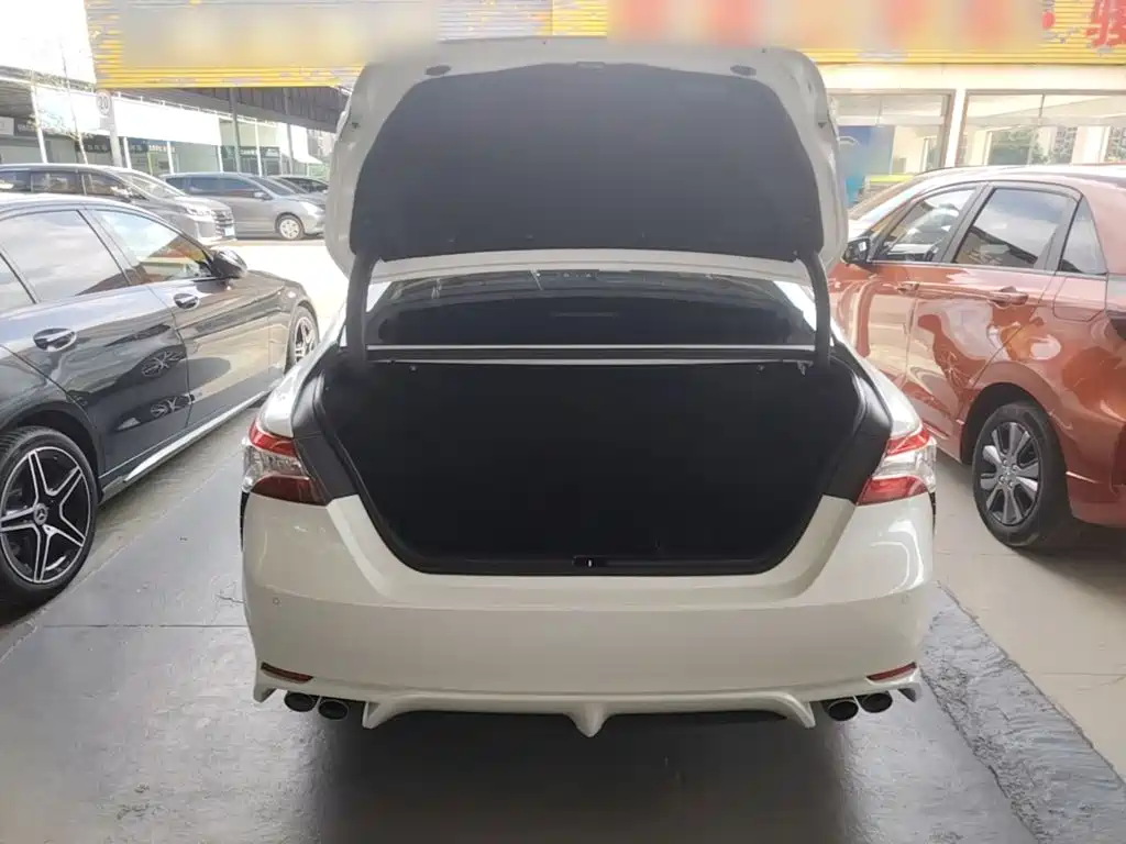 Toyota Camry — миниатюра 19