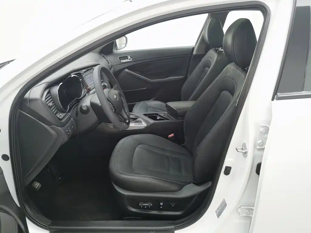 Kia K5 — миниатюра 10