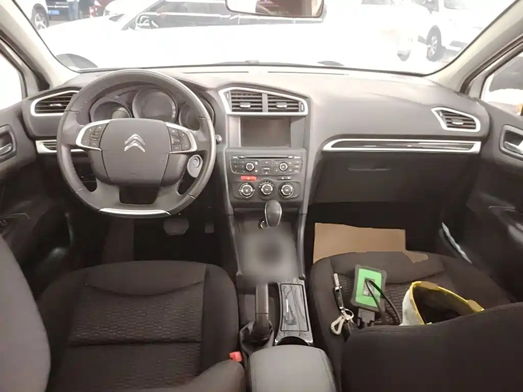 Citroen C4L — миниатюра 10