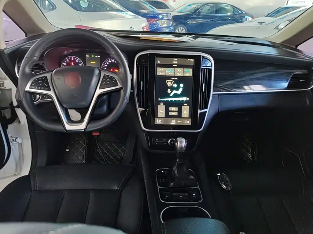 BYD MAX — миниатюра 10