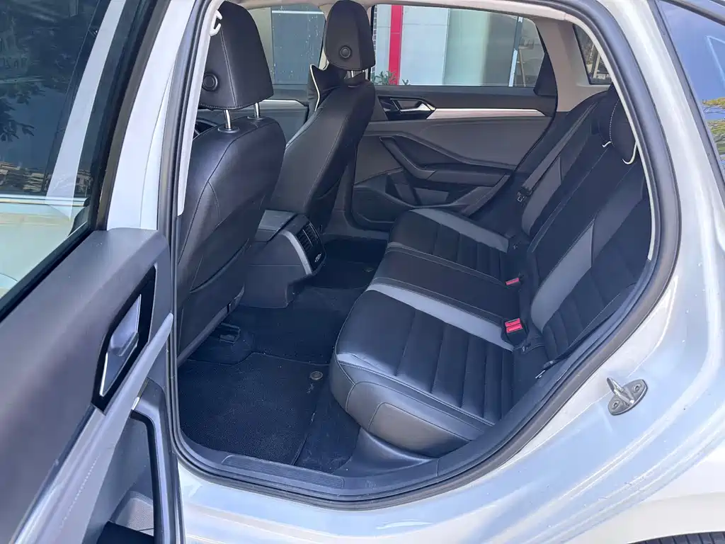 Volkswagen Sagitar — миниатюра 14