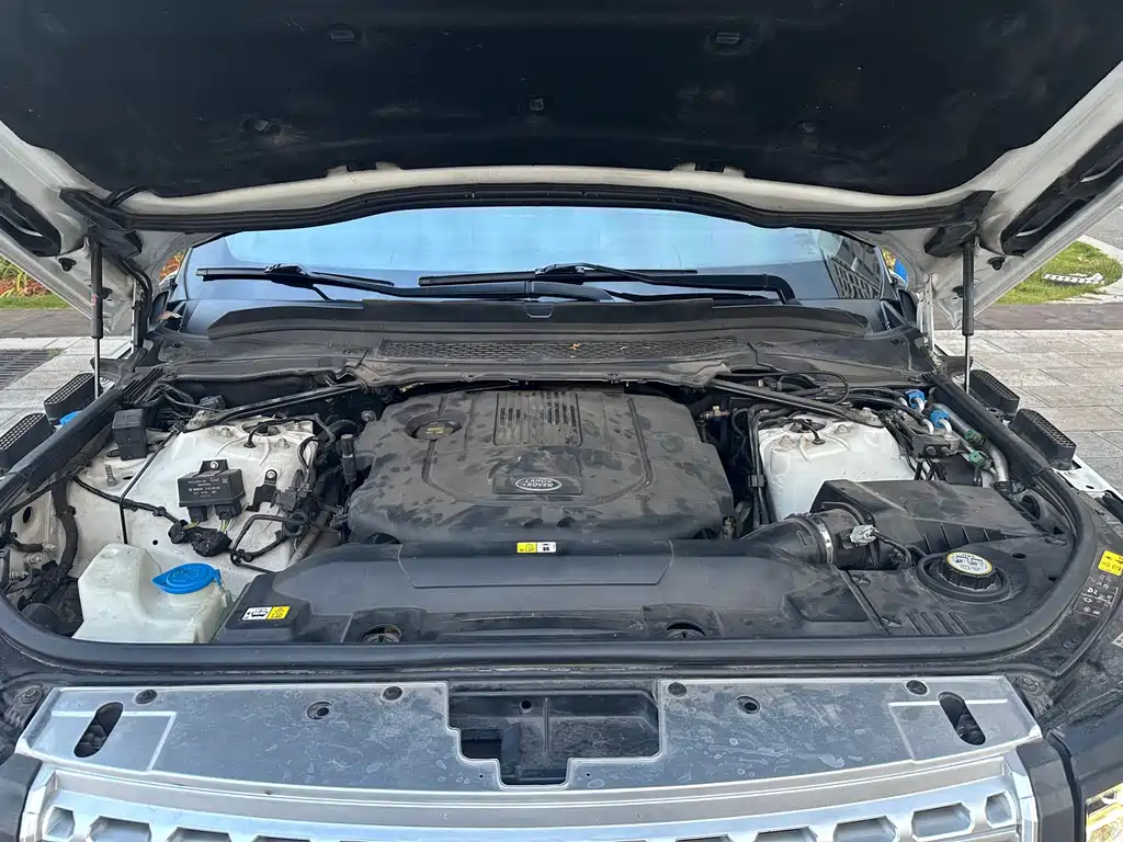 Land Rover Range Rover — миниатюра 18