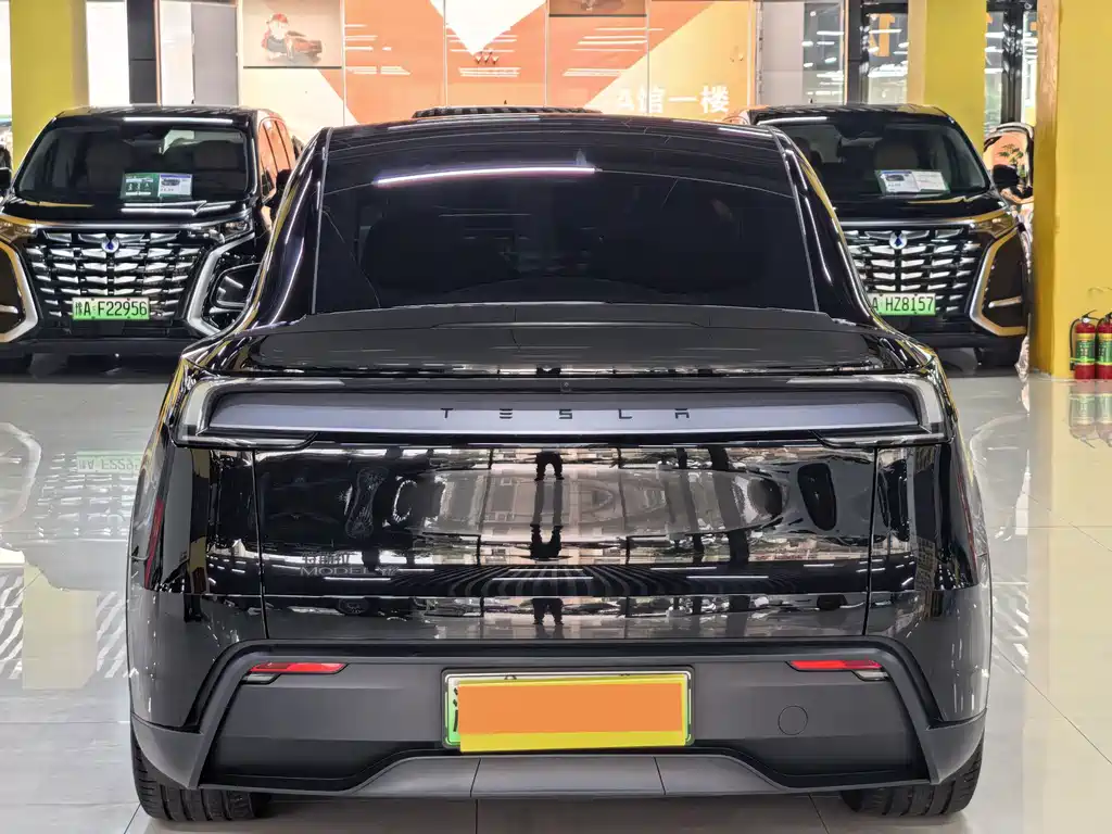 Tesla Model Y L — миниатюра 17